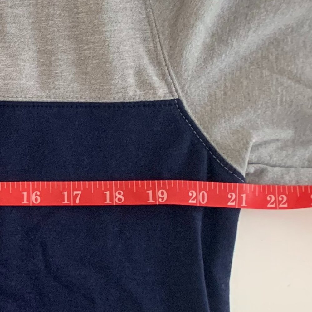 EUC Izod Advantage Performance Stretch Men's Sweatshirt Size Medium Blue/Gray - Picture 8 of 12